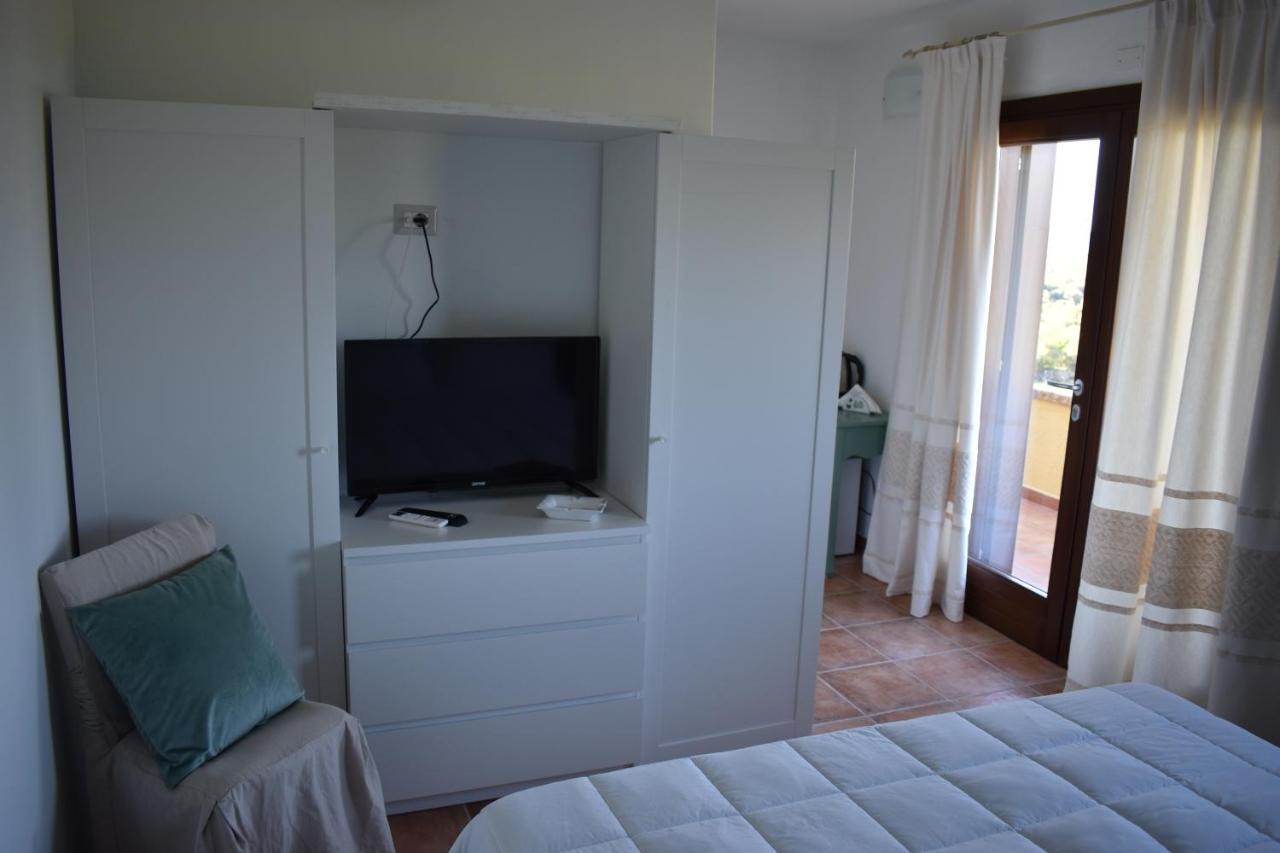 Domus Francy Hotell San Teodoro  Eksteriør bilde