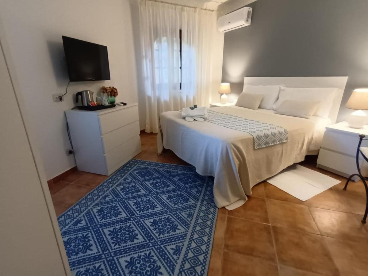 Domus Francy Hotell San Teodoro  Eksteriør bilde