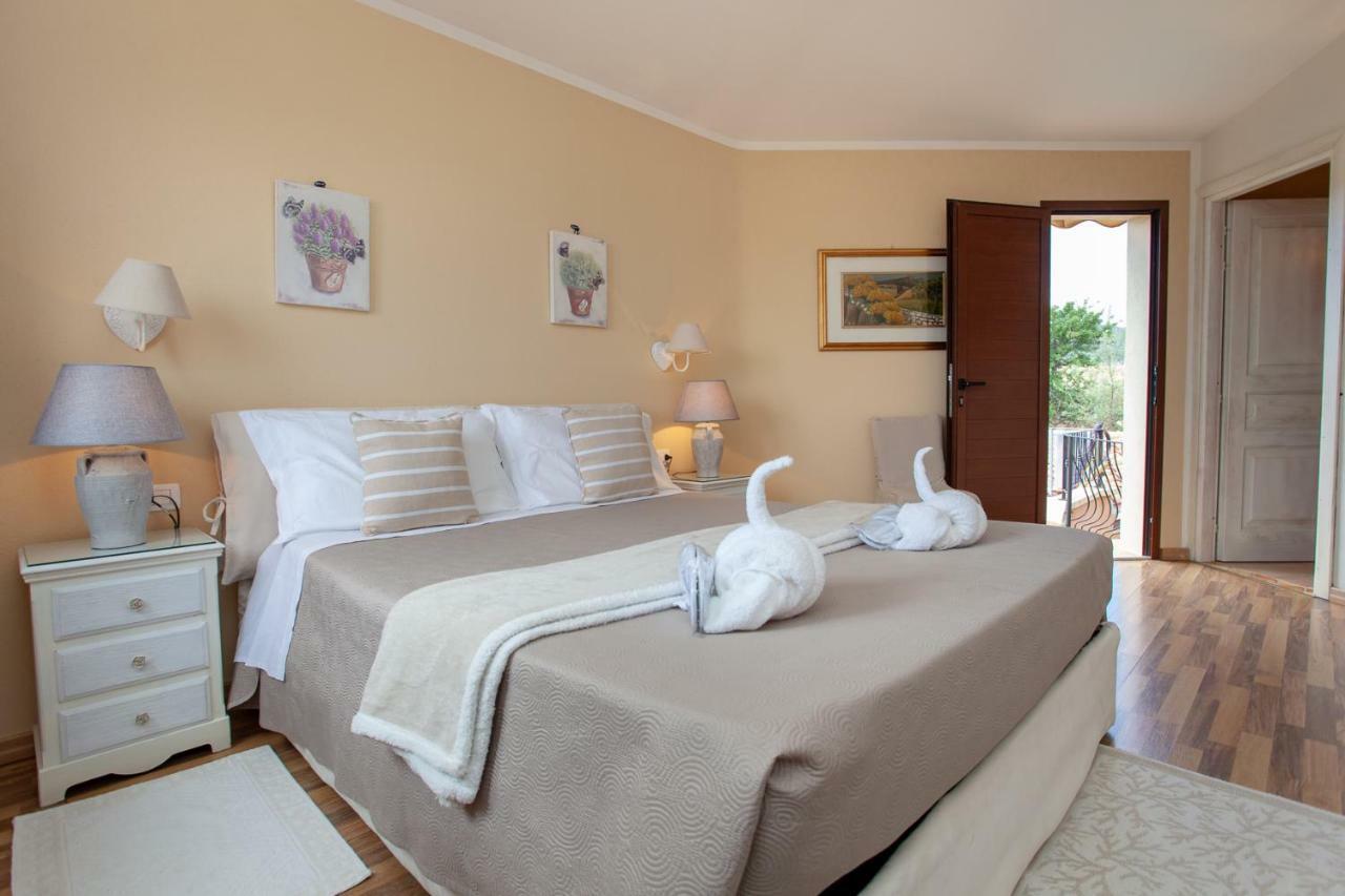 Domus Francy Hotell San Teodoro  Eksteriør bilde