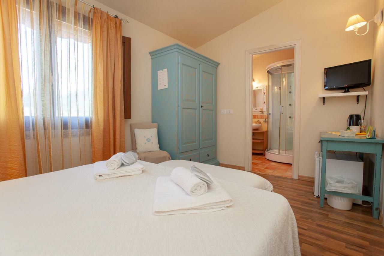 Domus Francy Hotell San Teodoro  Eksteriør bilde
