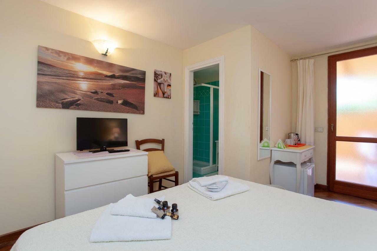 Domus Francy Hotell San Teodoro  Eksteriør bilde
